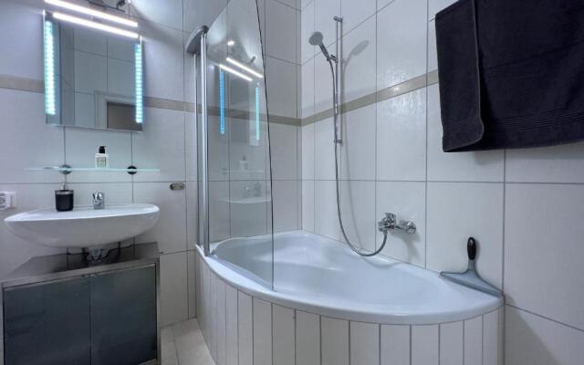 Vienna Design Apartment - Netflix & Coffee-Bar & Parking - nahe Schloss Schönbrunn