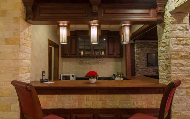 Angkor Palace Suite & Villa