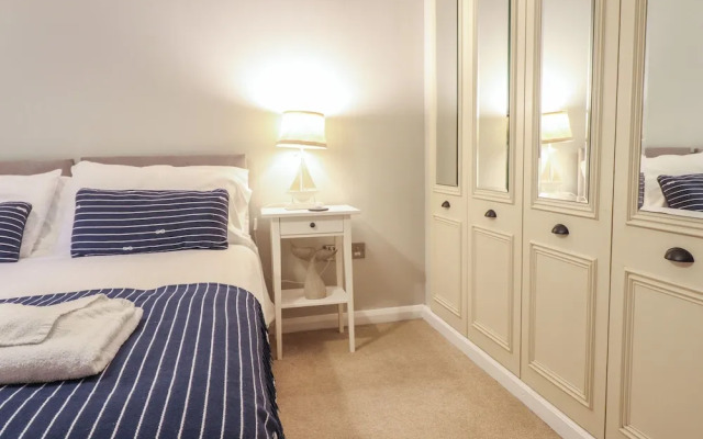 Oakley View Apartment
