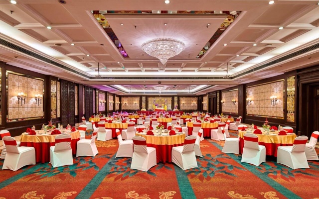 MAYFAIR Convention