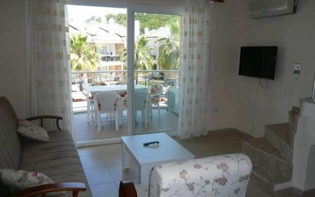 Golden Life Blue Green Residence