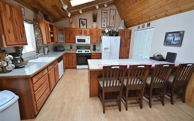 Jennings - Three Bedroom Cabin