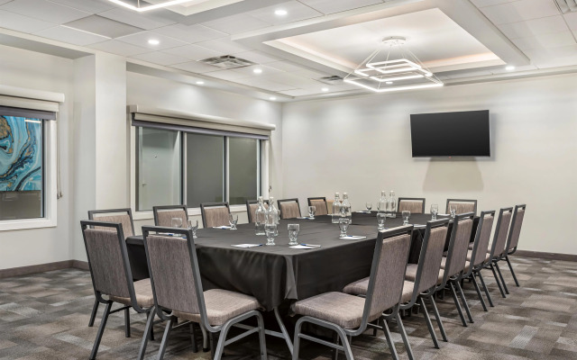 Executive Residency by Best Western Calgary City View North