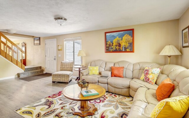 Ideally Located Westminster Home - Sleeps 13