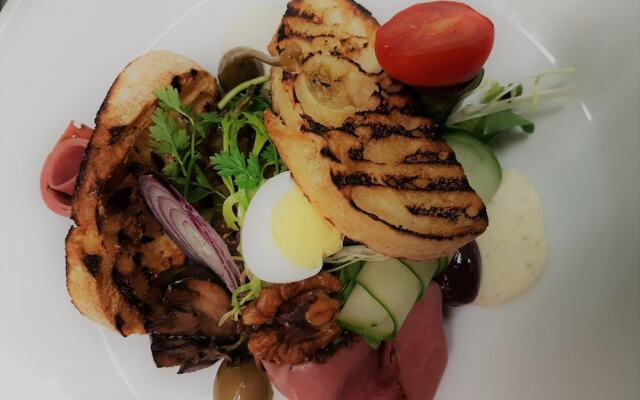 Bar-Bistro-Hotel DOK