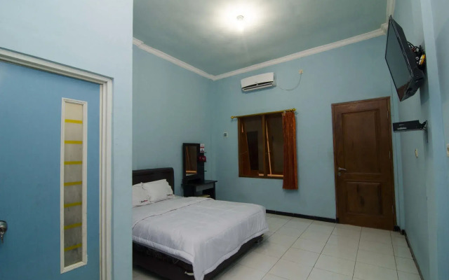 RedDoorz Near Ciputra World 2