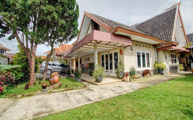 OYO 90138 Dear Darlin Villa - Family Stay