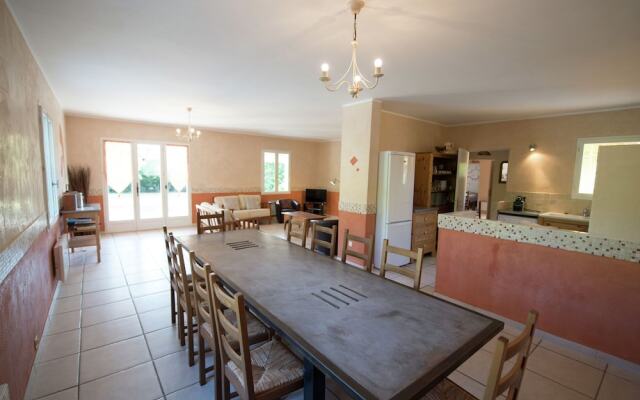Spacious Holiday Home in Malaucene France With Private Pool