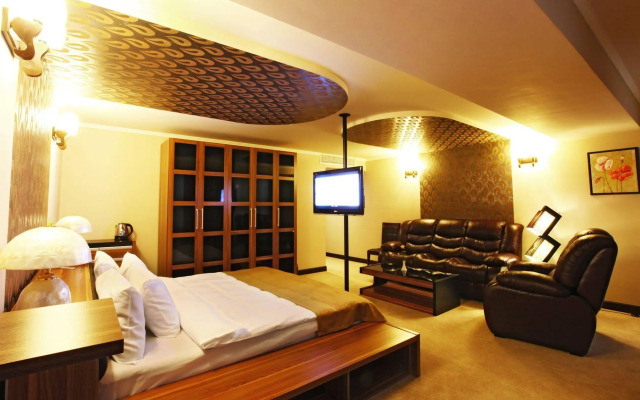 Bomo Nairi Hotel