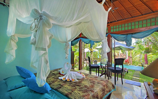 The Mahogany Villa