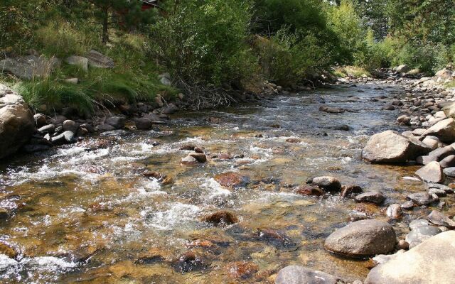 Fawn Valley Inn: 235