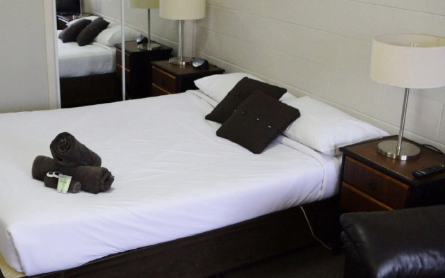 Rosebud Motel