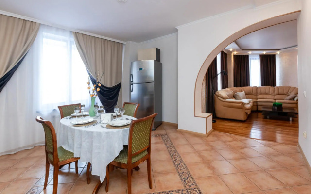 Five stars on Molokova Street 1k3