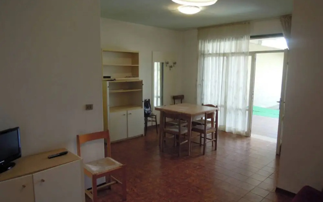 Bright Garden Apartment Near the sea