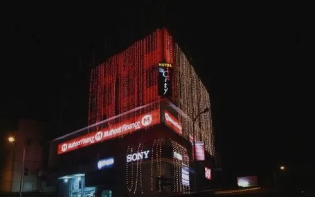 OYO 5658 Hotel In City
