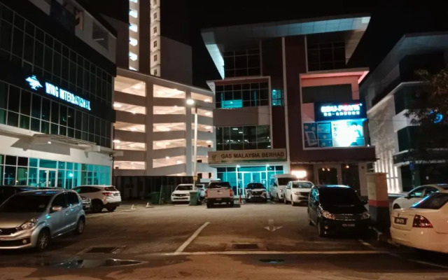 Preferred30 3R2B 7pax Meritus Perai