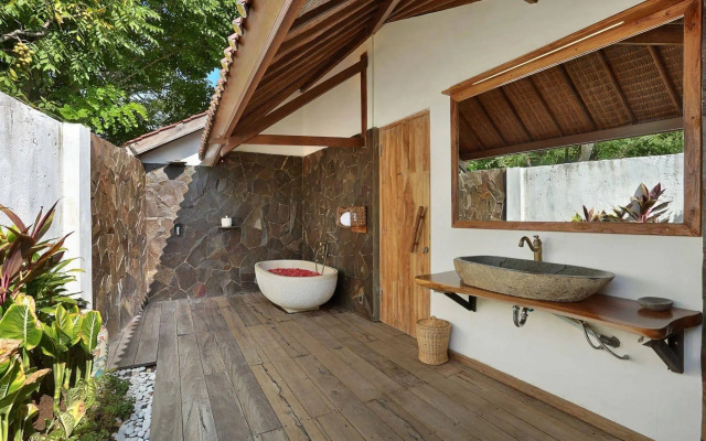 Breezy Point Villas