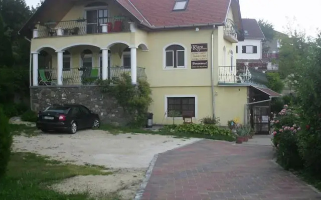 Apartmanház Klára