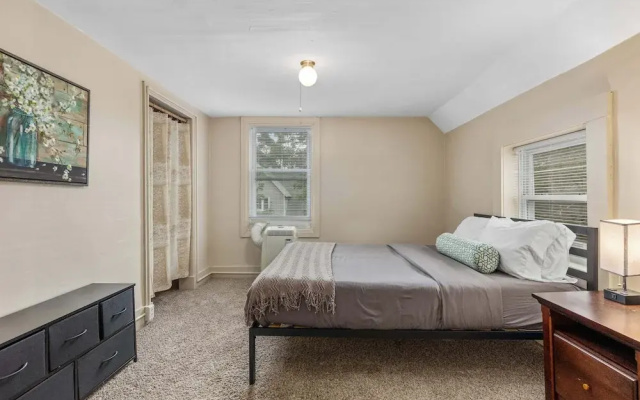 HIstoric 4 BR Near Fulton St