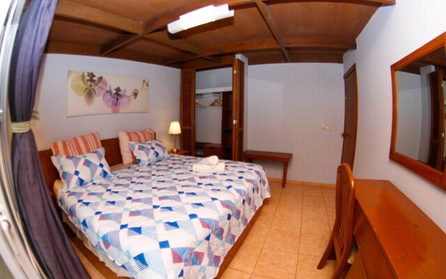 Apartamentos Hostal Cayuco Boramar