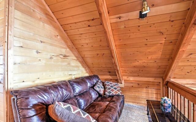 Secluded W/ Game Room & Huge Wraparound Deck 3 Bedroom Cabin