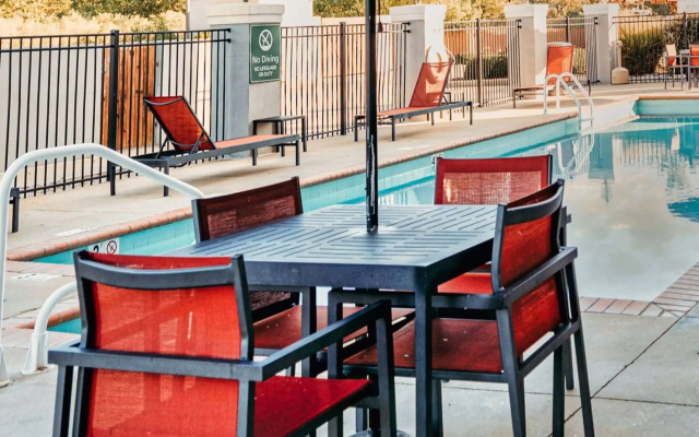 La Quinta Inn & Suites by Wyndham Starkville at MSU