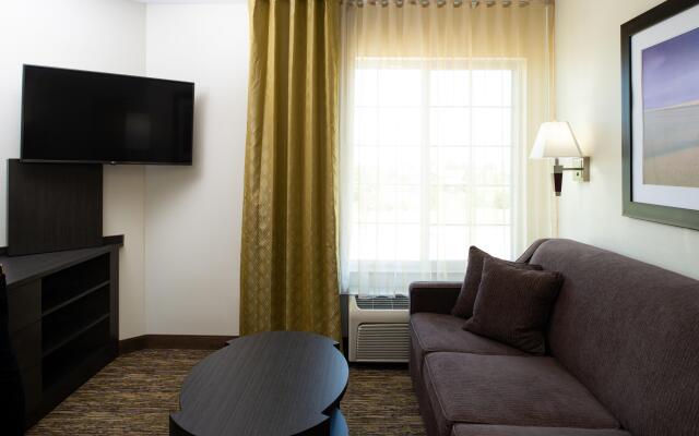 Candlewood Suites Olathe by IHG