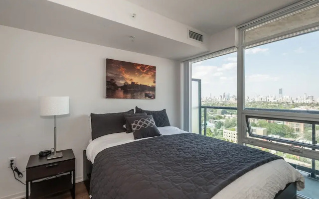 Life Suites Soho 2 Bed - 2 Bath CN Tower View