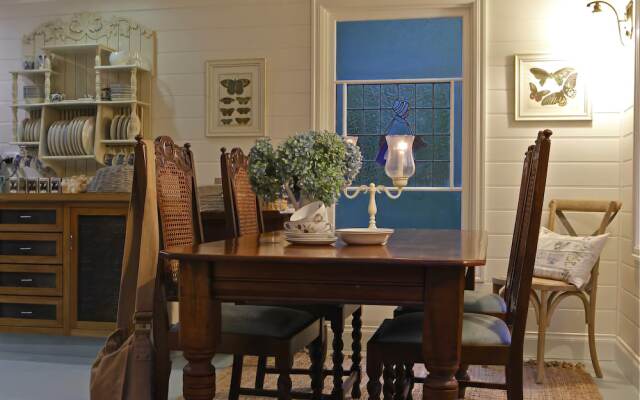 Candlelight Cottage