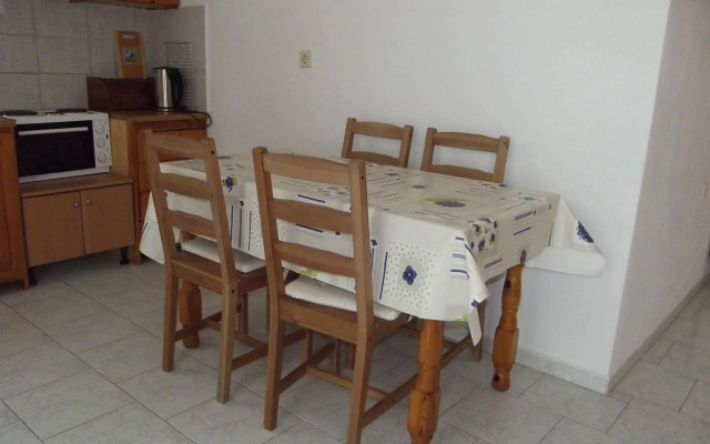 Christina Studios & Apartments