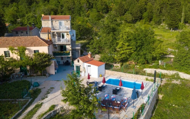 Tonci - Comfortable & Surrounded by Nature - H