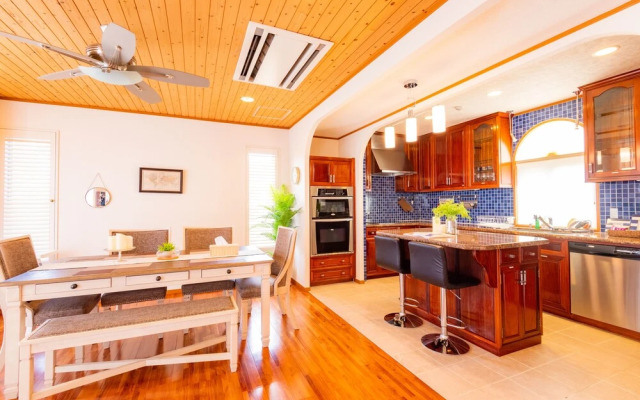 Lanakai House