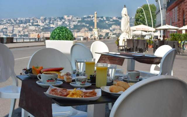 Partenope Relais