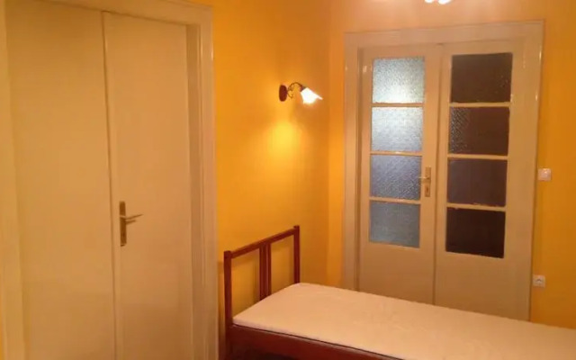 Károly Hostel