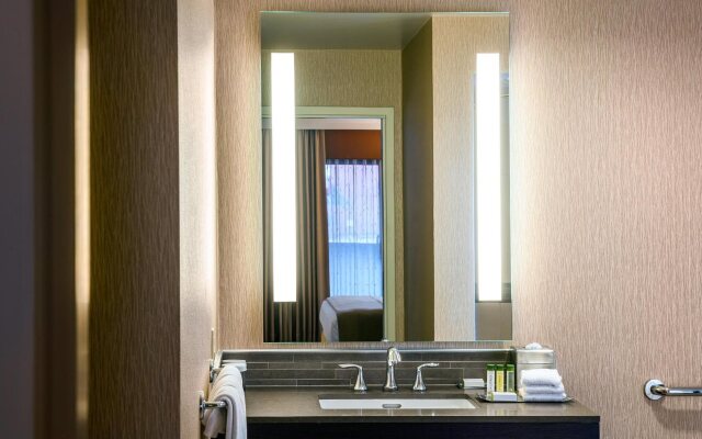 DoubleTree by Hilton Hotel Sonoma Wine Country