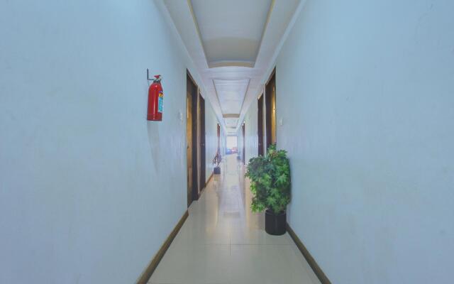 OYO Flagship 8002 I Cloud Sri Sai Inn