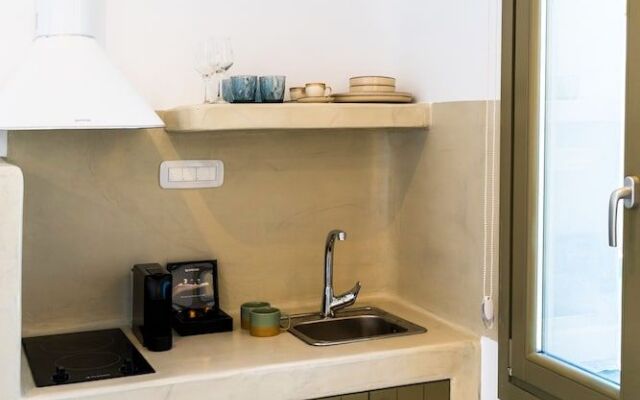 Lavadoze Luxury Suites - Adults only