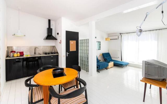 Wehost Apartment With Huge Terrace