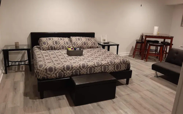 Kernersville Hot Tub  Pool  Arcade Gym Wifi Coffee