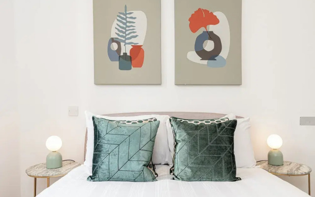 JOIVY Stylish 1 bed flats in Soho