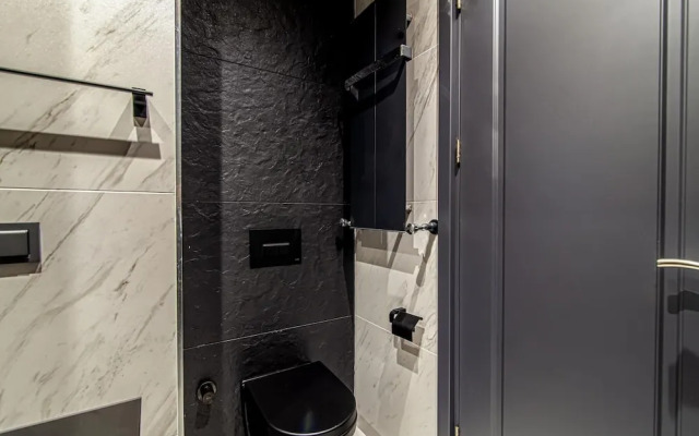 Modern Apartment in Beyoglu With Balcony