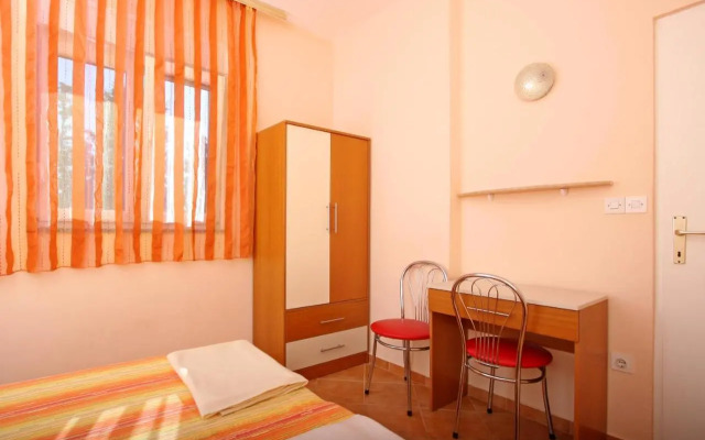 Apartments and Rooms Vesna Novalja