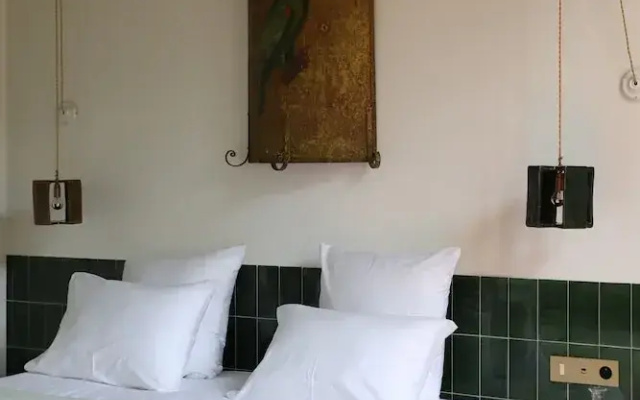 Les Chambres de la Relève