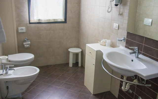 Renzo Hotel