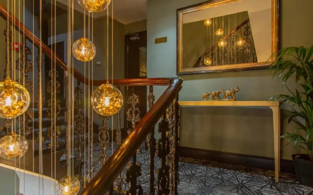 Riva Boutique Hotel & Restaurant