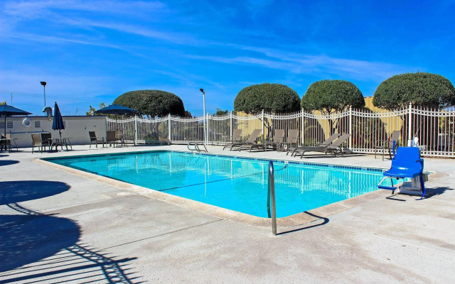 Motel 6-Vista, CA