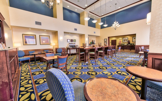 Hampton Inn & Suites Ridgecrest