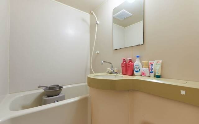 Nishishinjuku Hana Apartment