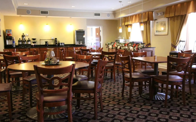 Best Western Plus Hannaford Inn & Suites