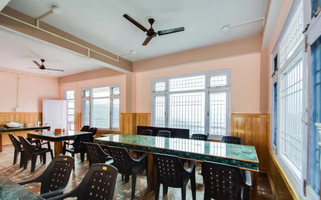 The Pine Stay by OYO Rooms